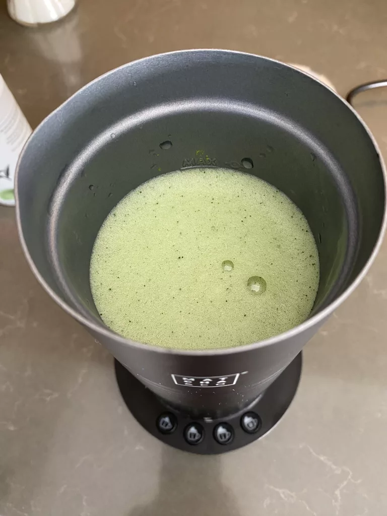 espumador leche matcha & co preparacion